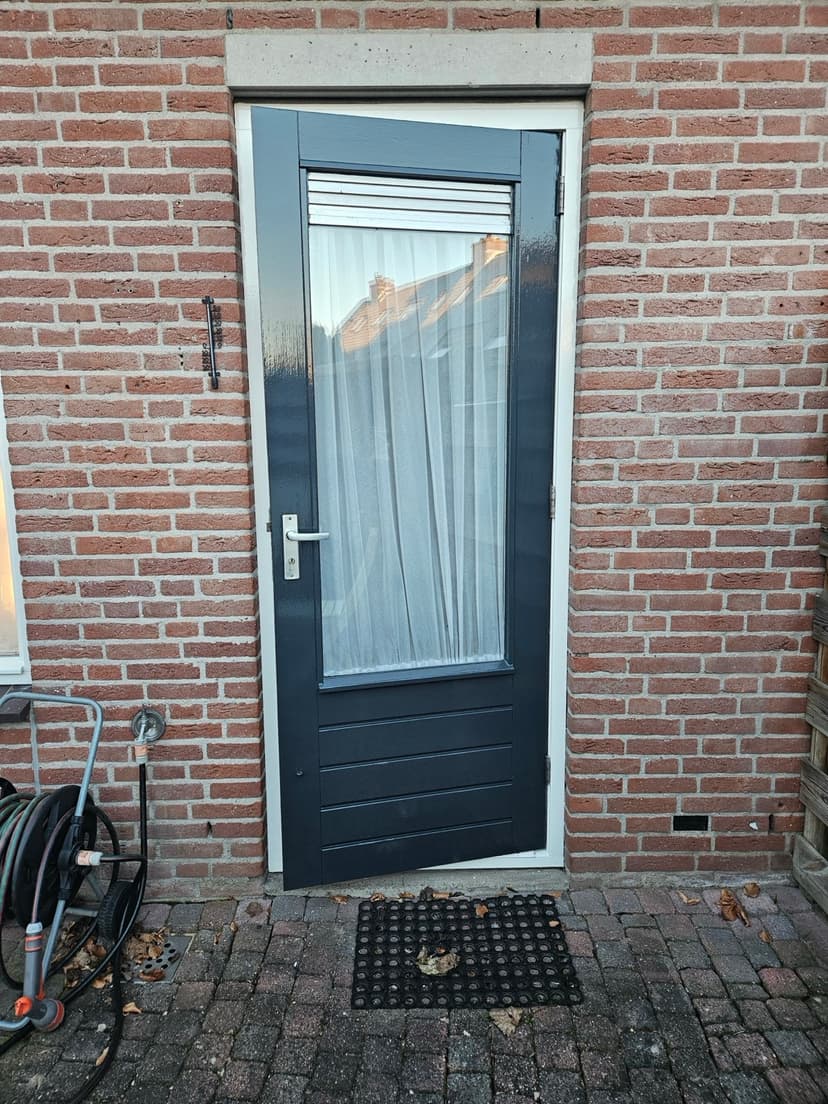 Binnen- en buitenschilderwerk inclusief houtrot reparatie door Mr. Vak Man